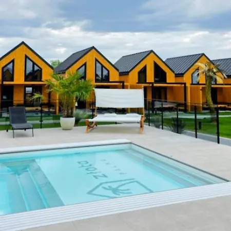 Large Home, Swimming Pool, Sauna, Jacuzzi