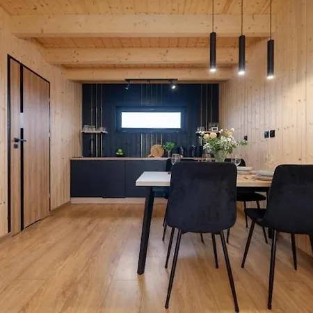 بيت للعطل Large Home, Swimming Pool, Sauna, Jacuzzi *