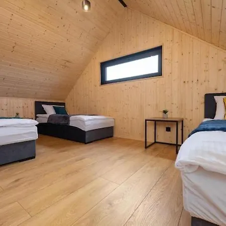 بيت للعطل Large Home, Swimming Pool, Sauna, Jacuzzi *