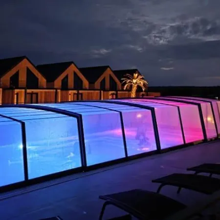 بيت للعطل Large Home, Swimming Pool, Sauna, Jacuzzi Kopań
