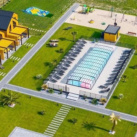 Large Home, Swimming Pool, Sauna, Jacuzzi بيت للعطل